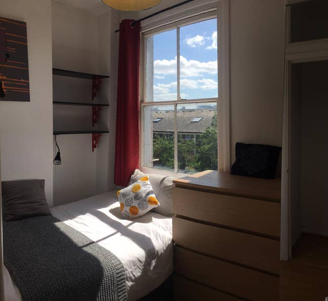 2 rooms available NOW in Clapham North!! Main Photo