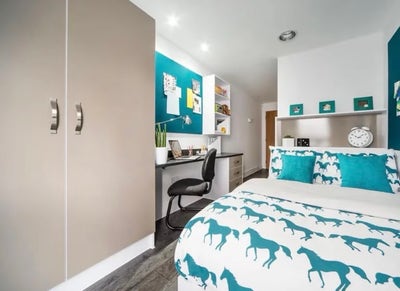 Canal Point: female-only premium ensuite sublet Main Photo