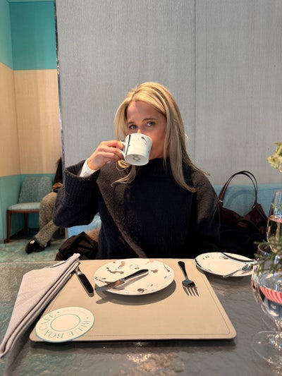 24 year old Wine Marketing Professional Main Photo