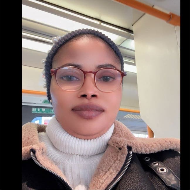 44 year old Female seeks a double room Main Photo