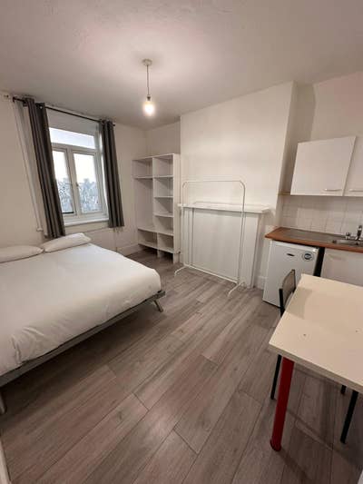 Bright Furnished in Kilburn High Road Bills Includ Main Photo