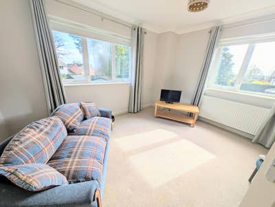 Room with Ensuite and Separate Lounge Main Photo