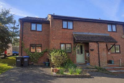 Double room in 3 bed semi Burgess hill, w/sussex Main Photo