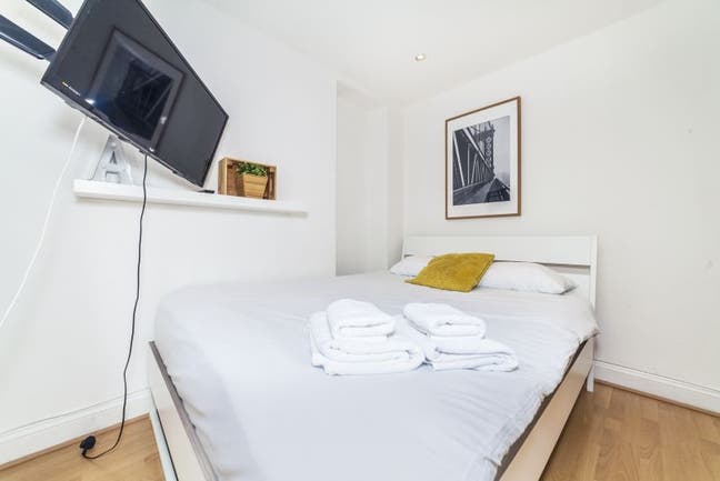 Beautiful Furnished Double Room in a Modern 4-Bed  Main Photo