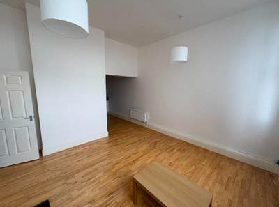 Modern 1 Bed Furnished Apartment Available  Main Photo