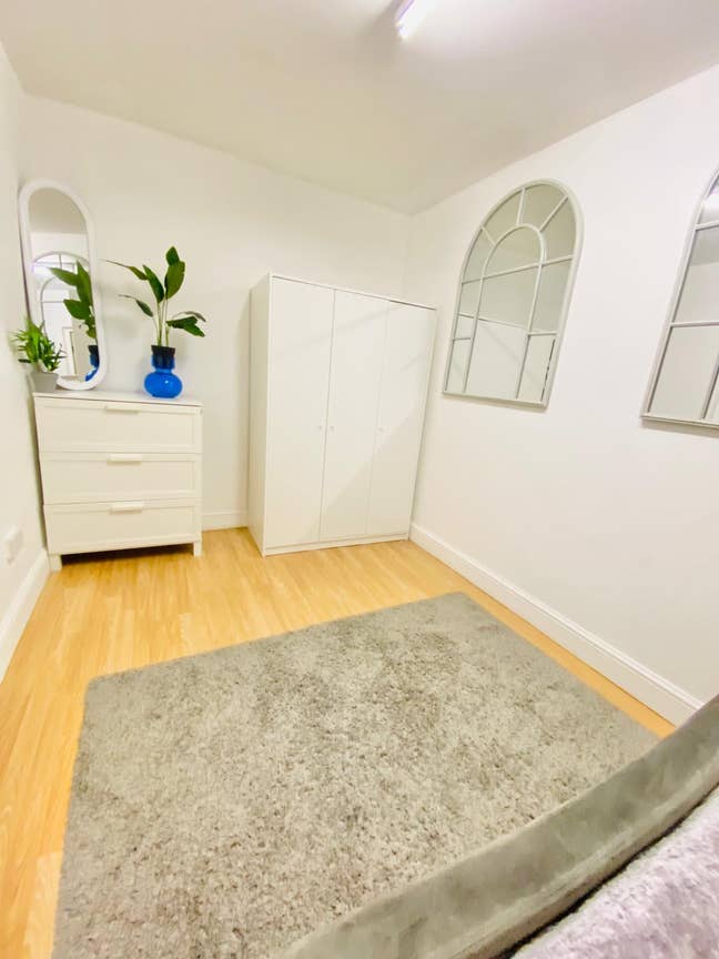 2 Rooms Available Immediately | Royal Docks Main Photo