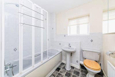 1 Room Available Immediately | Royal Docks Main Photo