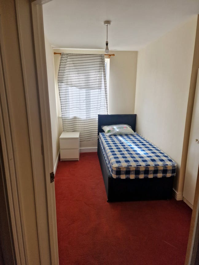 Last Room Remaining!  &pound;500 Single Room + FREE PARK Main Photo