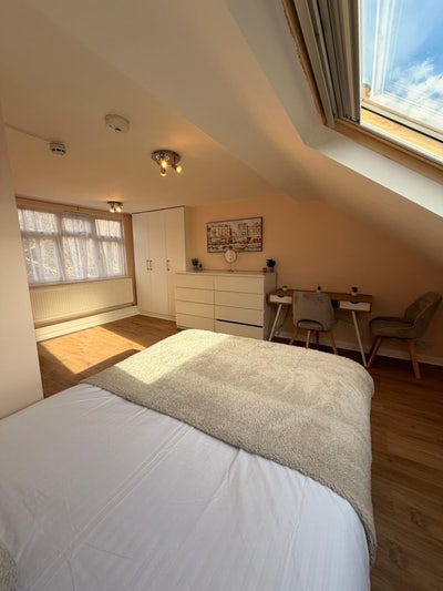☀️Stunning en-suite  Loft Room! 🫶🏻 Main Photo