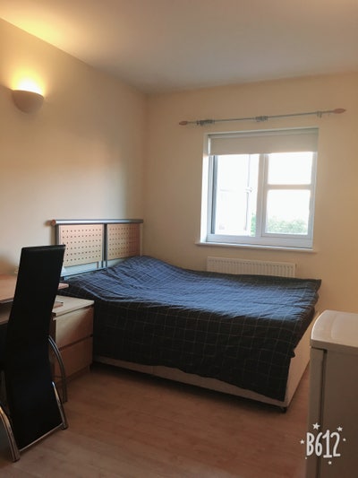 En-Suite Room | Bills Inc | Zone 2 Canary Wharf Main Photo