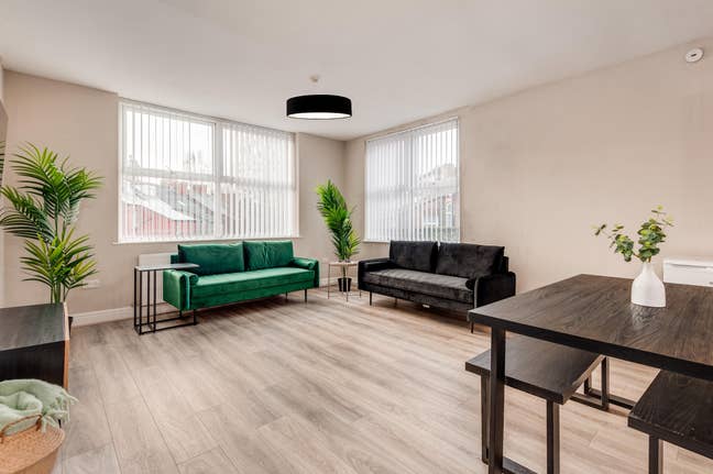 Gorgeous home in the heart of Smithdown  Main Photo