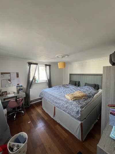 Spacious & Bright Double Room (Couple Preferred) Main Photo