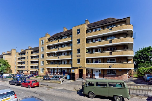 3 Bedroom Flat to Rent in SE8 Main Photo