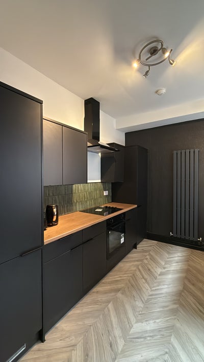 Stylish 4 Bedroom, Newly Renovated Cheshire Home Main Photo