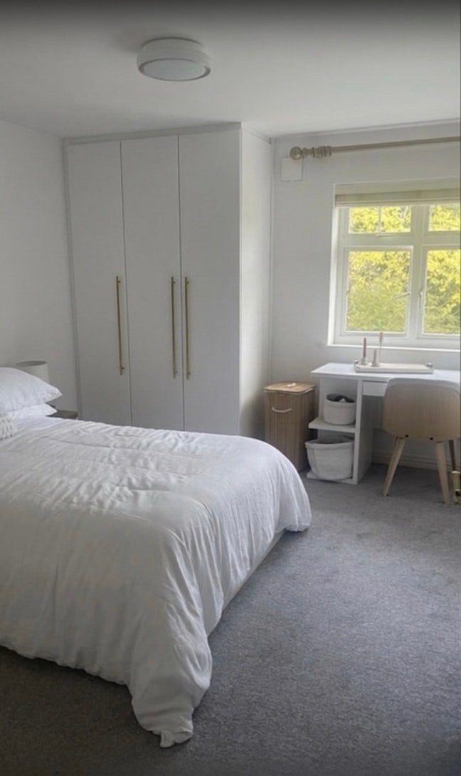 Spacious double ensuit bedroom Main Photo