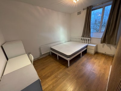 Spacious Room in Whitechapel with Bills Included Main Photo