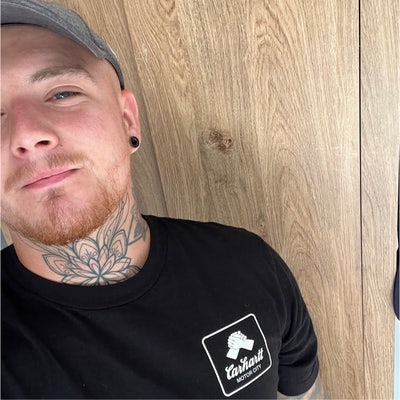 Hi there i’m looking for a house sharing or... Main Photo