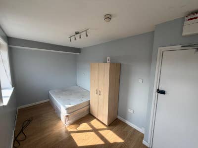DSS - Studio Flat Available in Hither Green SE6 Main Photo