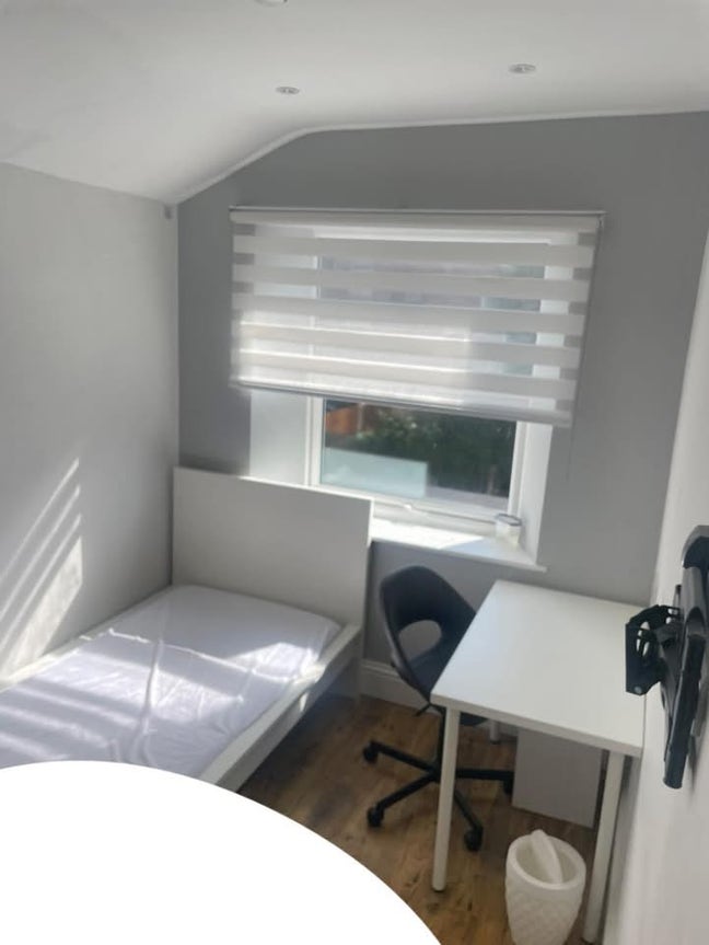 Derby Short Term let Student Room Available Main Photo