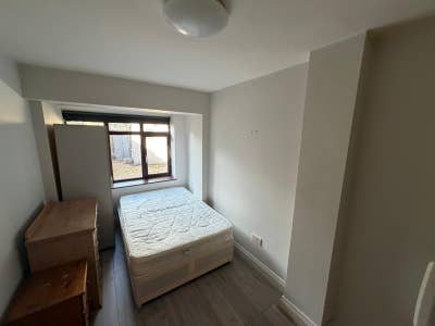 DSS - Studio Flat Available in Romford  RM5RM5 Main Photo