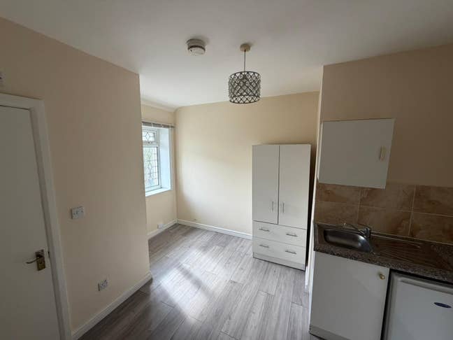 DSS - Studio Flat Available in Catford SE6 Main Photo