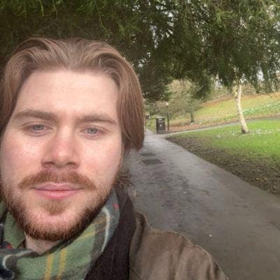 Professional Male seeks a double room Main Photo