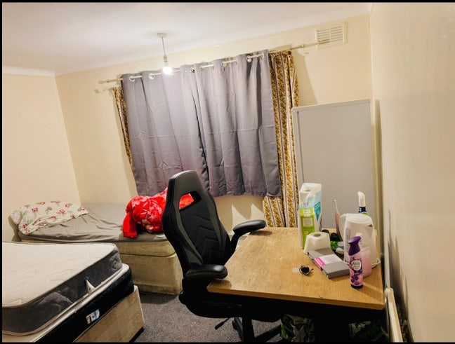 Double Room in Sharing Main Photo