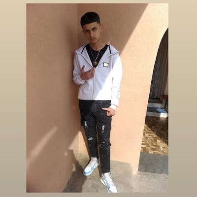 19 year old Male seeks a single or double room Main Photo