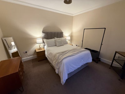 Room to let me Hospital Main Photo