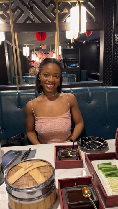 I'm Esther, 26, a professional working in tec... Main Photo