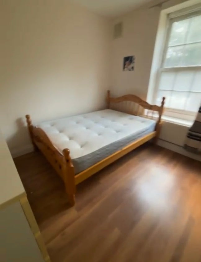 Double Room Available | June-August | Near QMUL | Main Photo