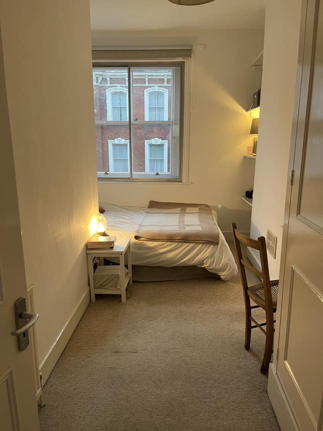 Lovely double bedroom in Gloucester Road Main Photo