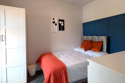 🏡 Calow's Best Ensuite? Minutes walk to Hospital Main Photo