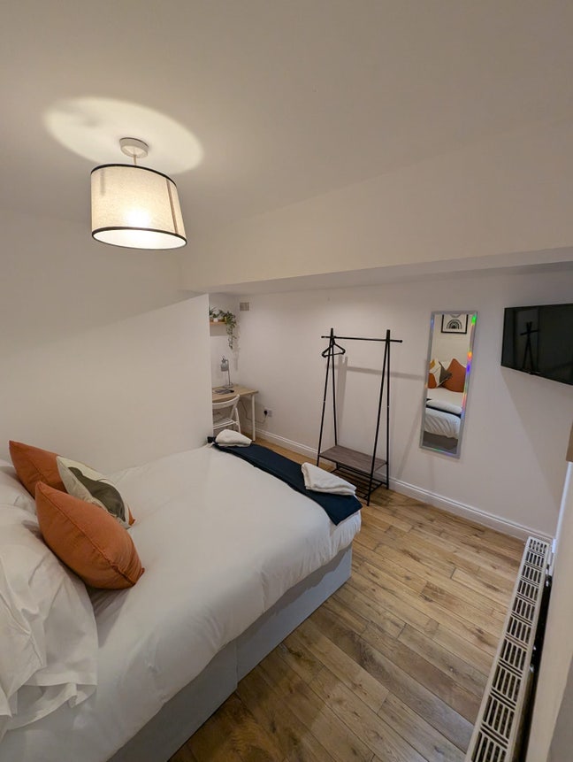 En-Suite Room Available Near Leytonstone Station  Main Photo