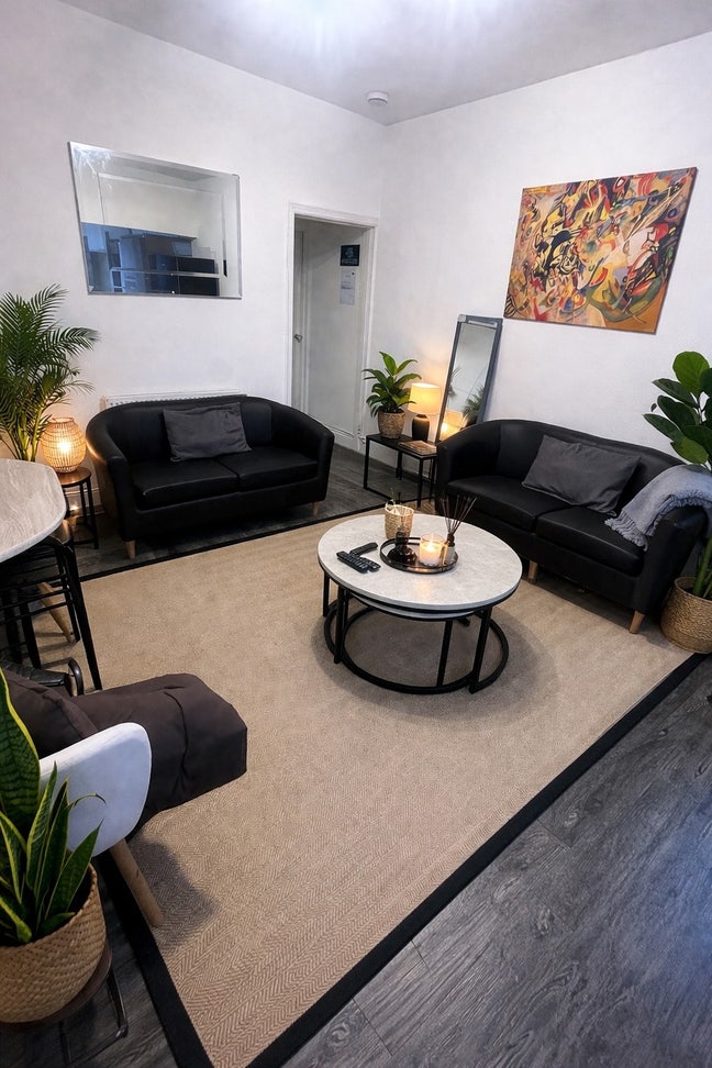 Students /2 Rooms Left/ 2 Baths/1 St July 26/27 Main Photo