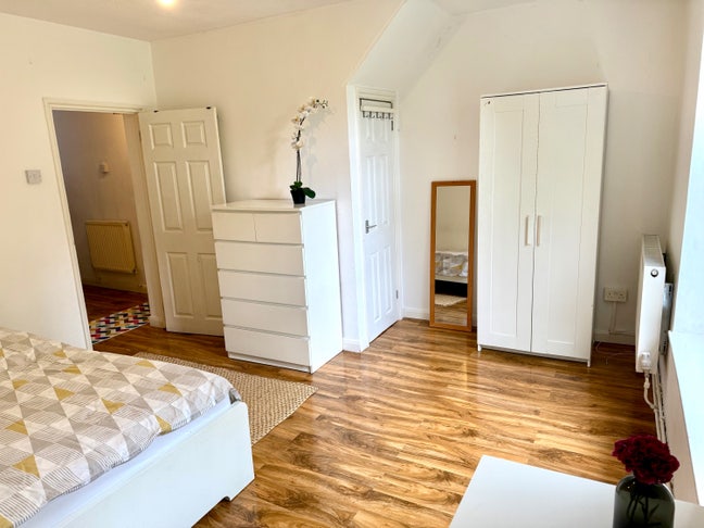 Very Nice Double Bedroom- Elephant & Castle Main Photo