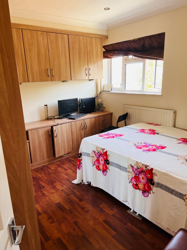 En Suite Double room in Dagenham East Main Photo