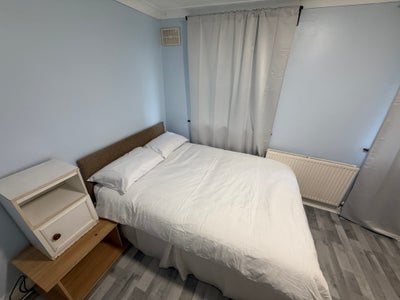 Ensuite Room Available on Heston High Street Main Photo