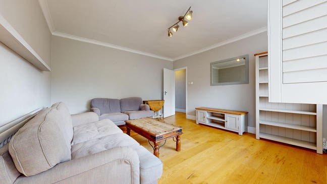 Lovely 2-Bed Apartment near Victoria Station  Main Photo