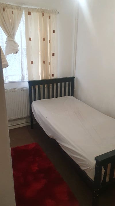 Single bedroom  Main Photo