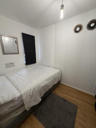 Single room in family home  available bills  inclu Main Photo