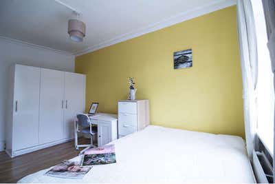 Sunny Double Room 2-Bed Flat NW1 Main Photo
