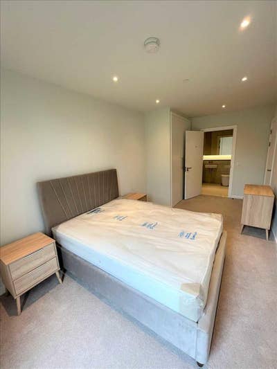 2 Bed+ 2 bathroom apartment MCR City Centre Main Photo