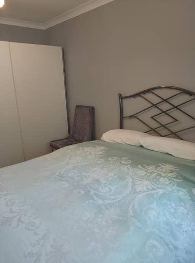 Larger Double, Broadband, Storage, Furnished Room. Main Photo