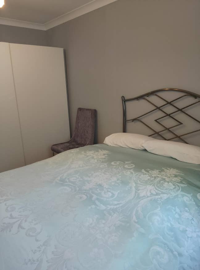 Larger Double, Broadband, Storage, Furnished Room. Main Photo