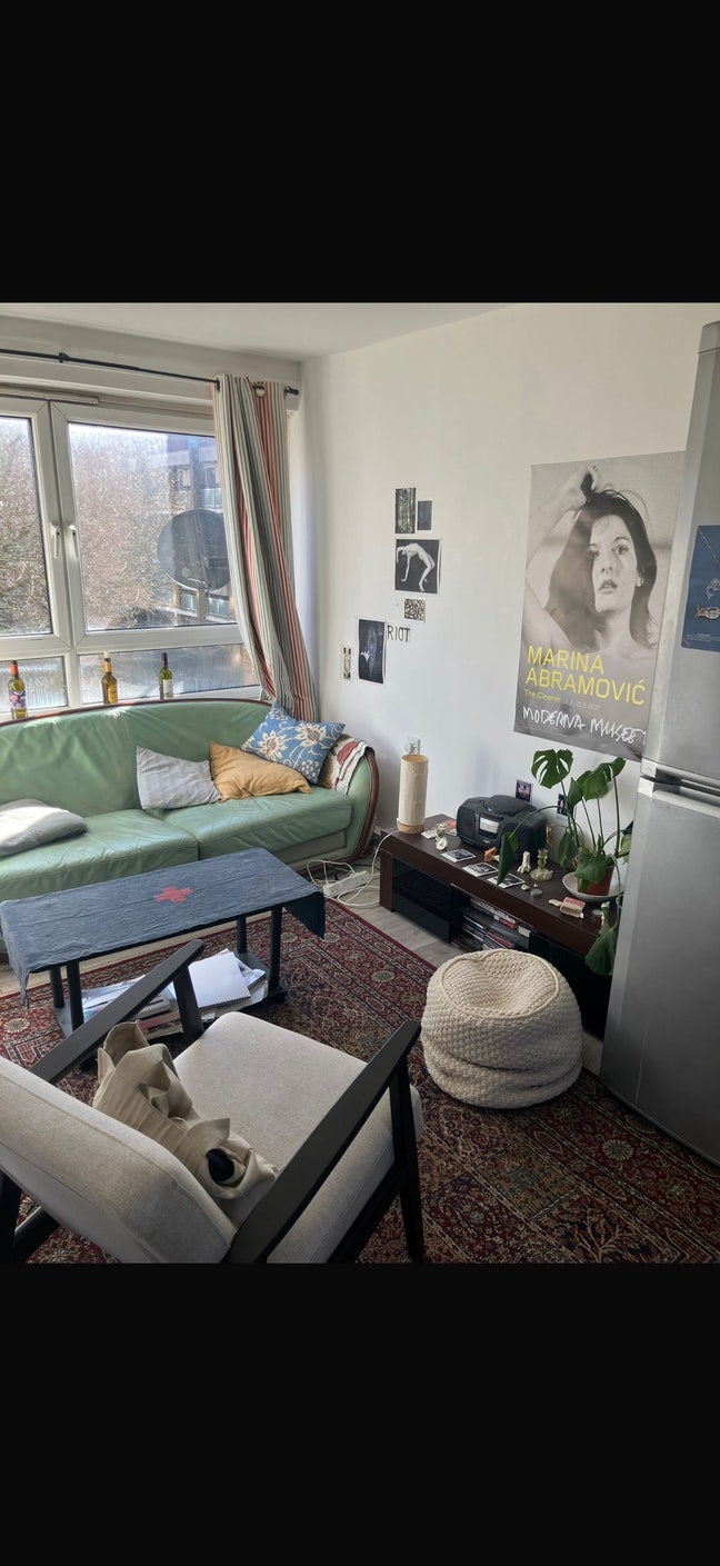 Bright 3-Bedroom Flat with 2 Bathrooms Mile end  Main Photo