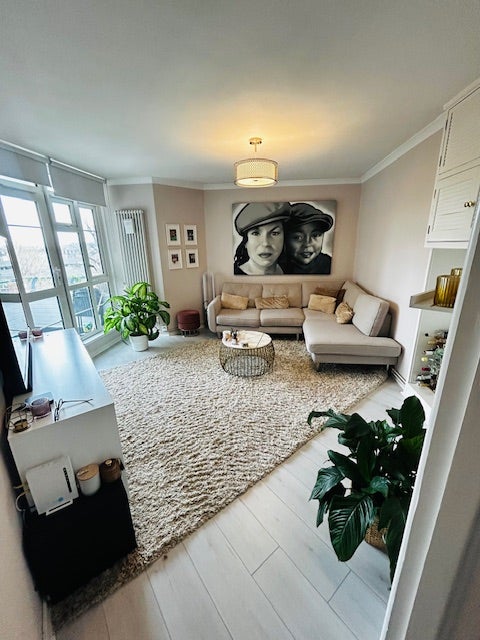 Double RM available the heart of Shepherds Bush Main Photo