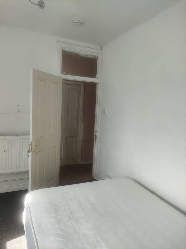 Double room to rent  Main Photo