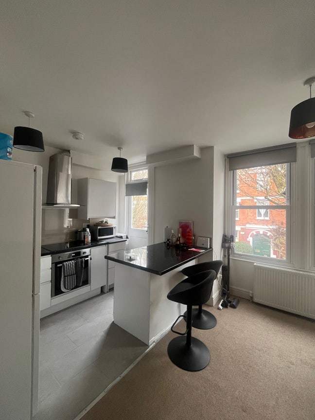 Lovely room in Parson Green🌸 Main Photo