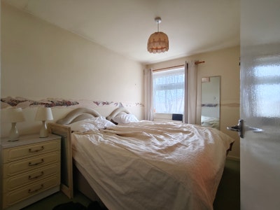 Room in quite location  Main Photo